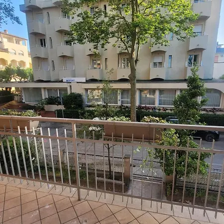 Cn046 - Cesenatico, Ampio Trilocale Con Posto Auto